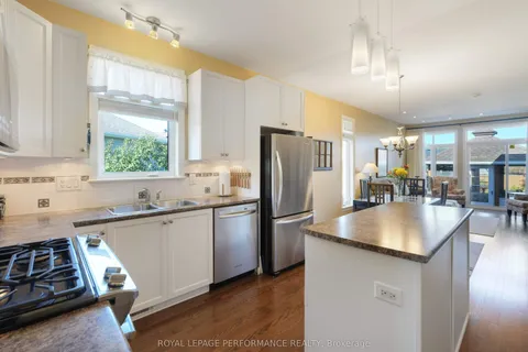 240 Bulrush Crescent, ON K1T 0E6