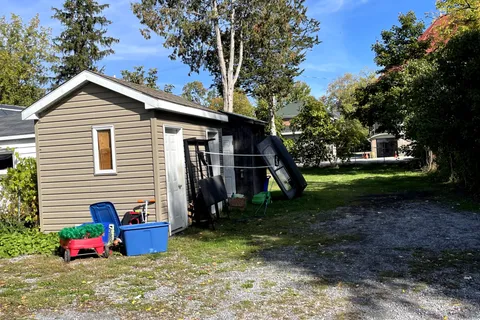 157-159 Centre Street, ON K7R 1N6