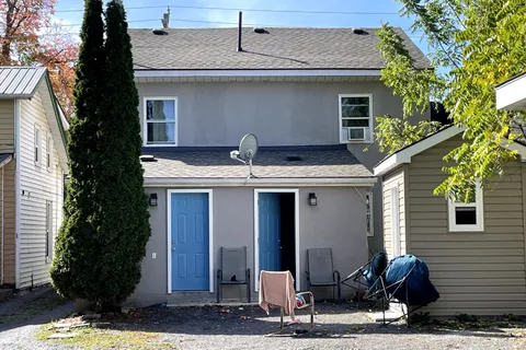 157-159 Centre Street, ON K7R 1N6