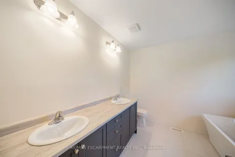 461 Adelaide Street, ON N0G 1A0