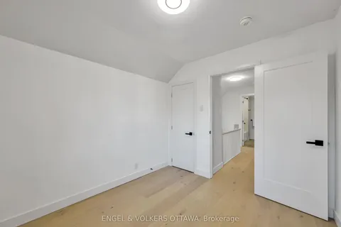 22 Harvard Avenue, ON K1S 4Z3