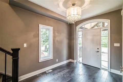 6168 Curlin Crescent, ON L2H 3W8