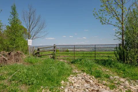 23 3rd Line D Line, ON N0H 1J0