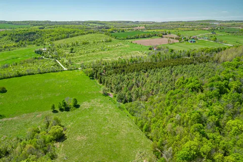 23 3rd Line D Line, ON N0H 1J0