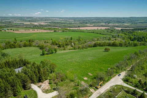 23 3rd Line D Line, ON N0H 1J0