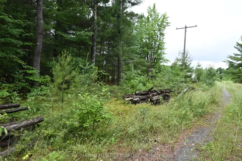 000 Highway Highway, ON K7A 4S4