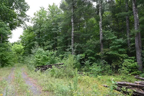 000 Highway Highway, ON K7A 4S4