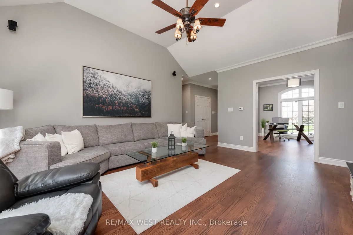 252 Main Street, ON N0B 1T0