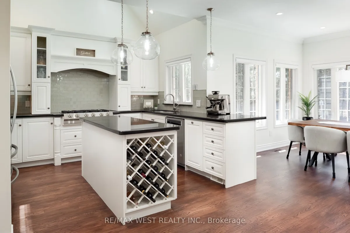 252 Main Street, ON N0B 1T0