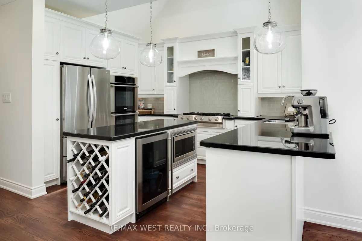 252 Main Street, ON N0B 1T0