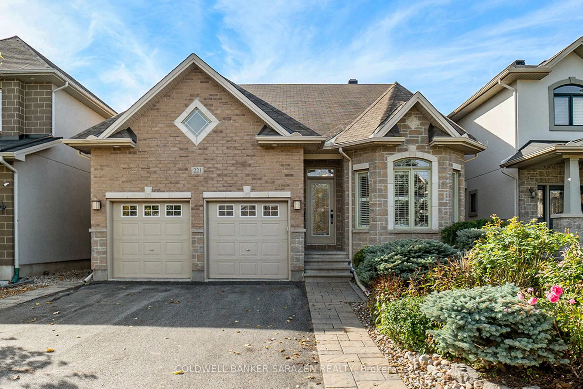 221 Madhu Crescent, ON K2C 4J2
