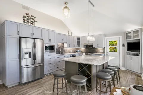 248 Bishop's Way, ON K7H 3C7