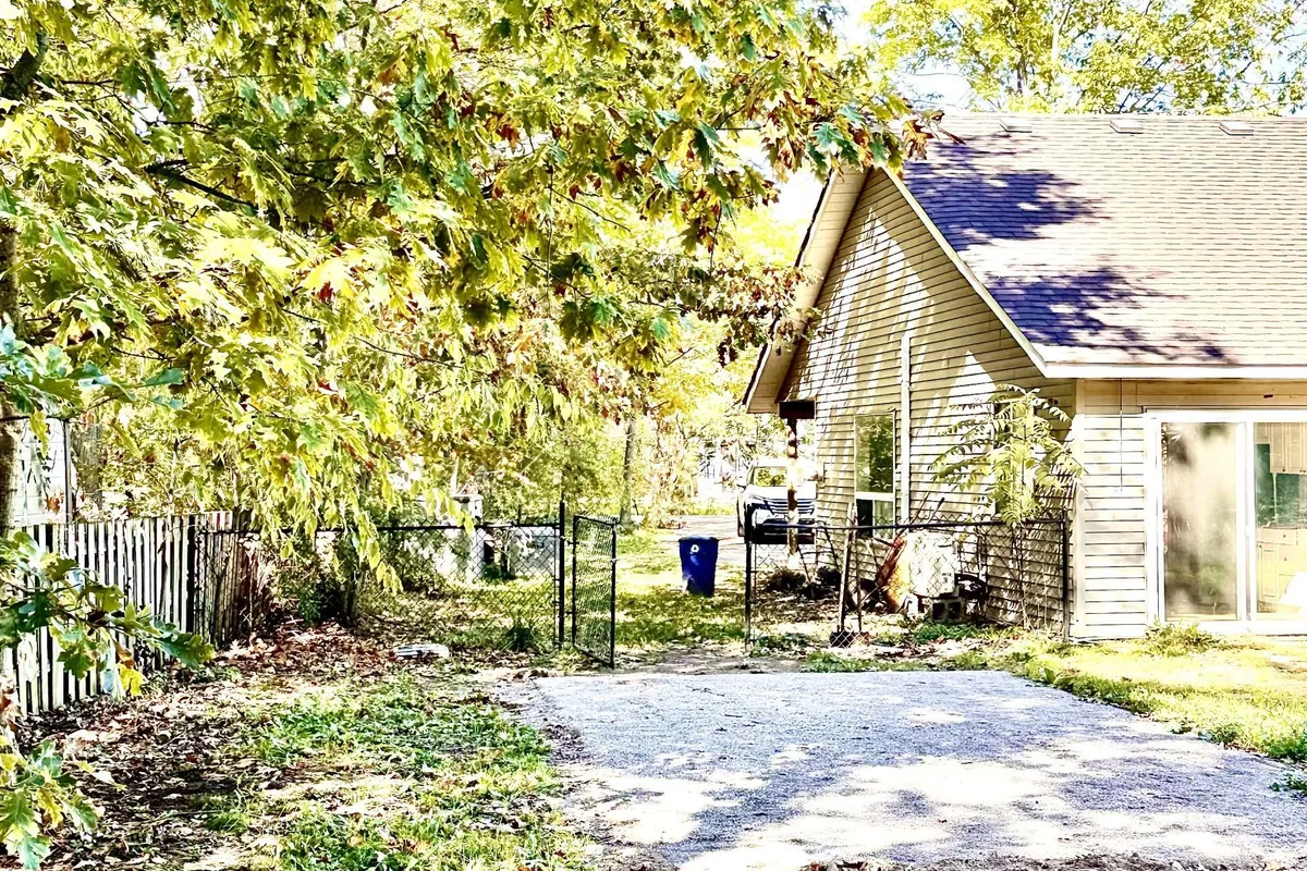 2 Oakwood Drive, ON K0M 1N0