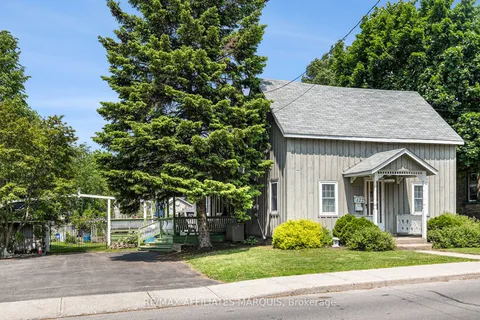 122 Chambers Street, ON K7A 2Z3