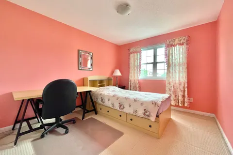 190 Ingersoll Crescent, ON K2T 0C8