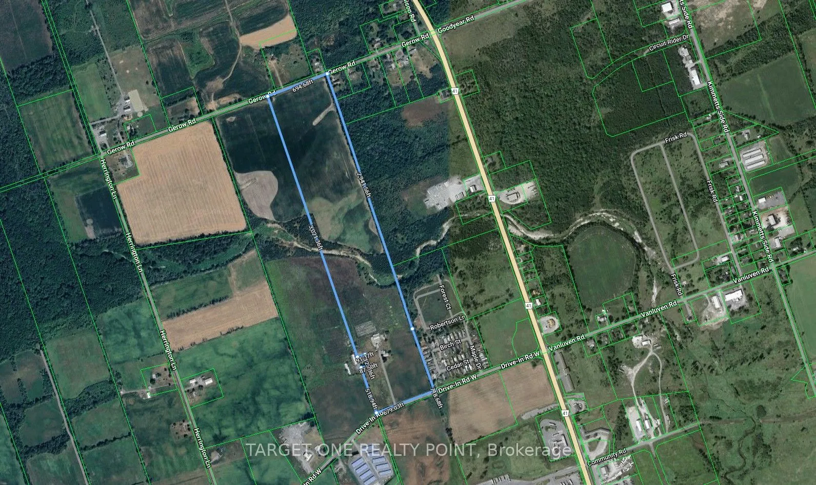 107 Drive In Road, ON K7R 3L1