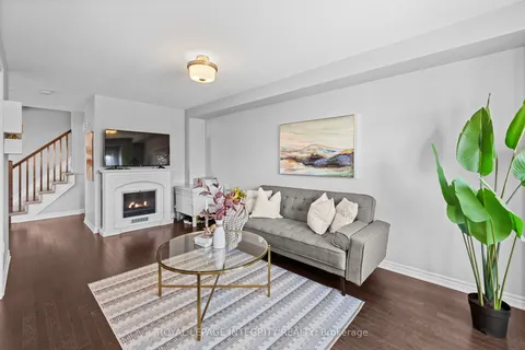 211 Bensinger Way, ON K2S 0P1