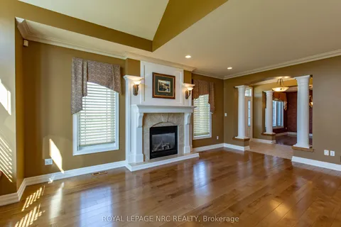 6 Muirfield Trail, ON L3B 6G7