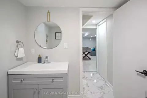 5 Northwood Drive, ON L2M 4J4