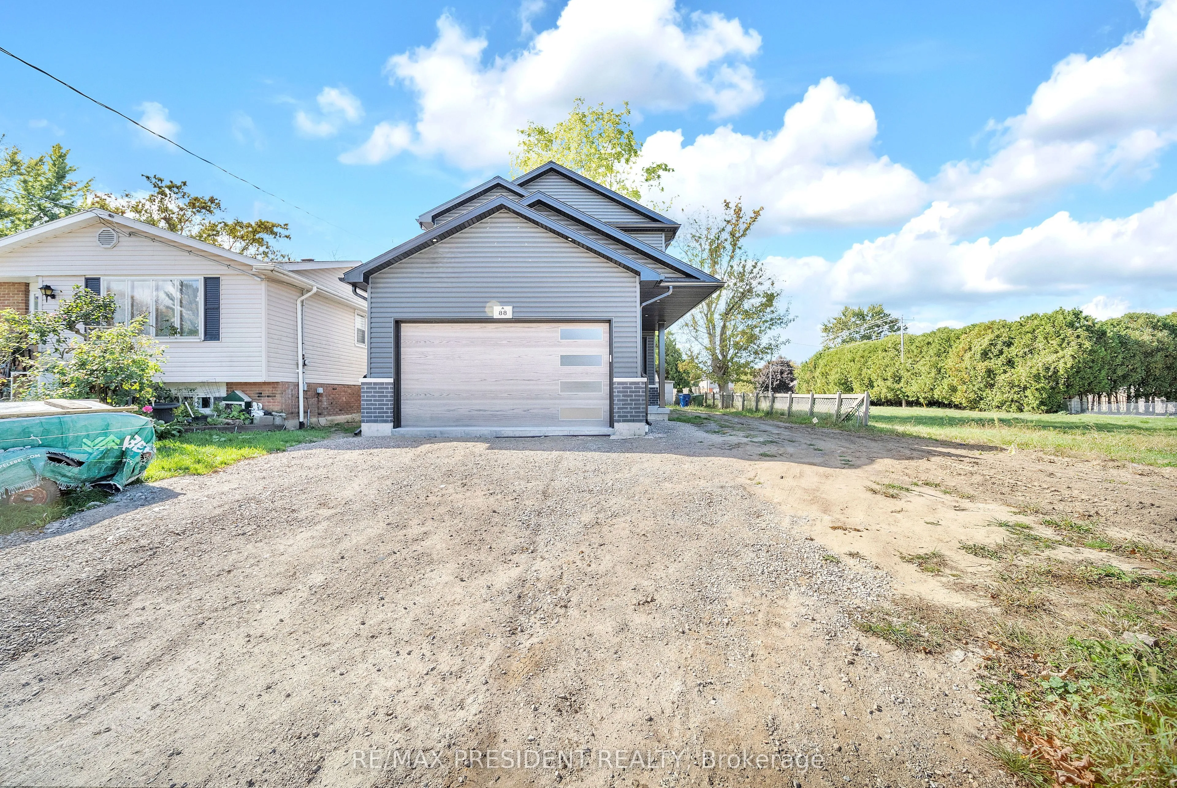 88 O'Neil Street, ON N7M 3A3