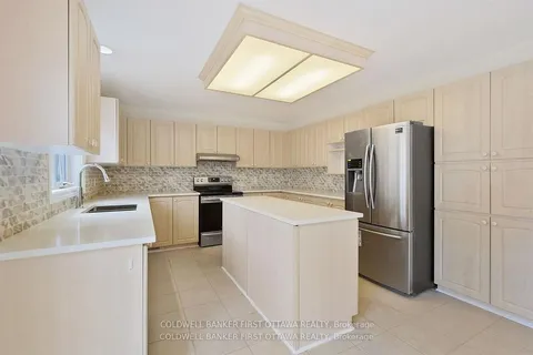 107 COLUMBIA Avenue, ON K1V 1Z3