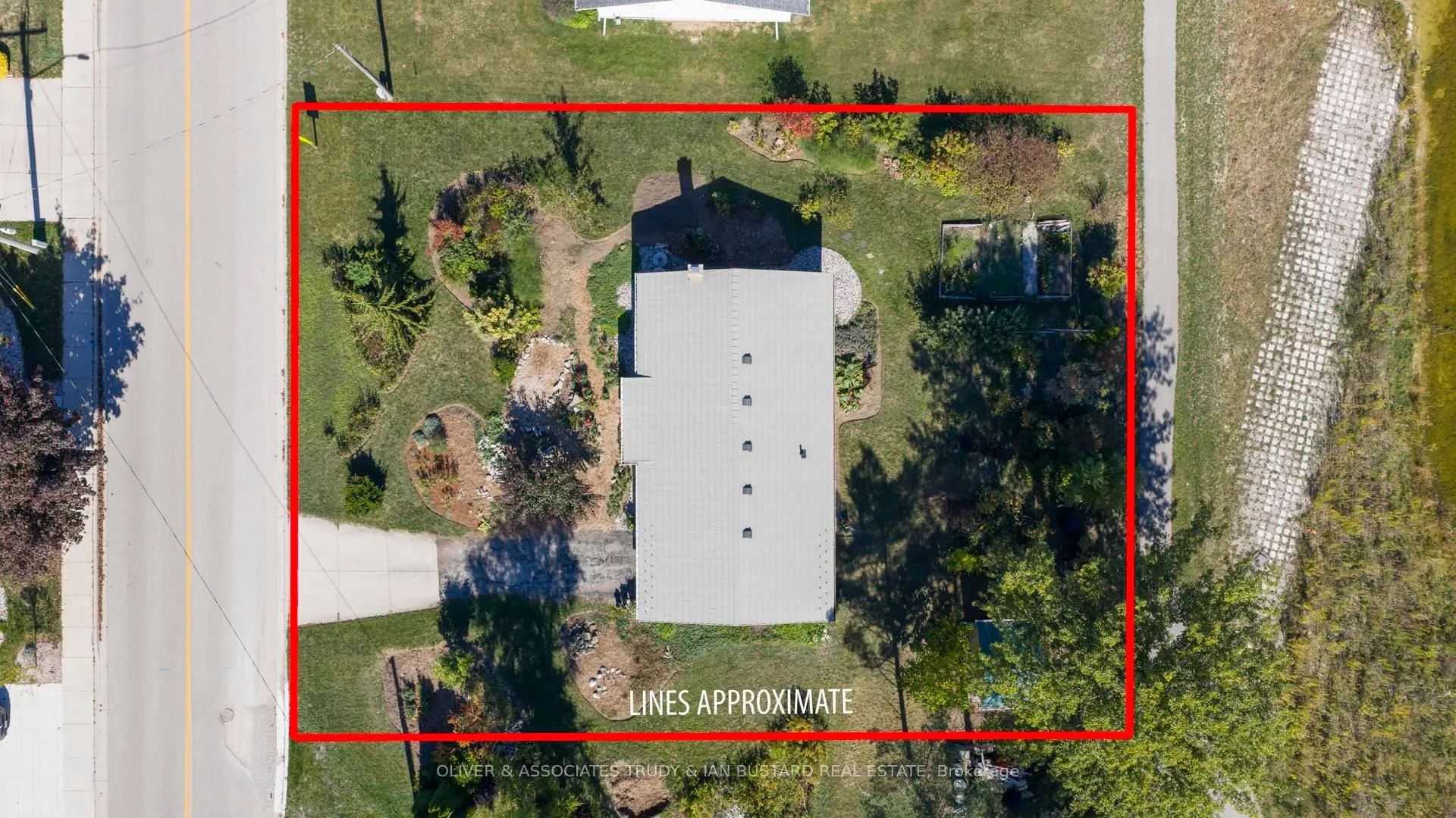 52 Gill Rd Road, Lambton Shores, ON N0M 1T0