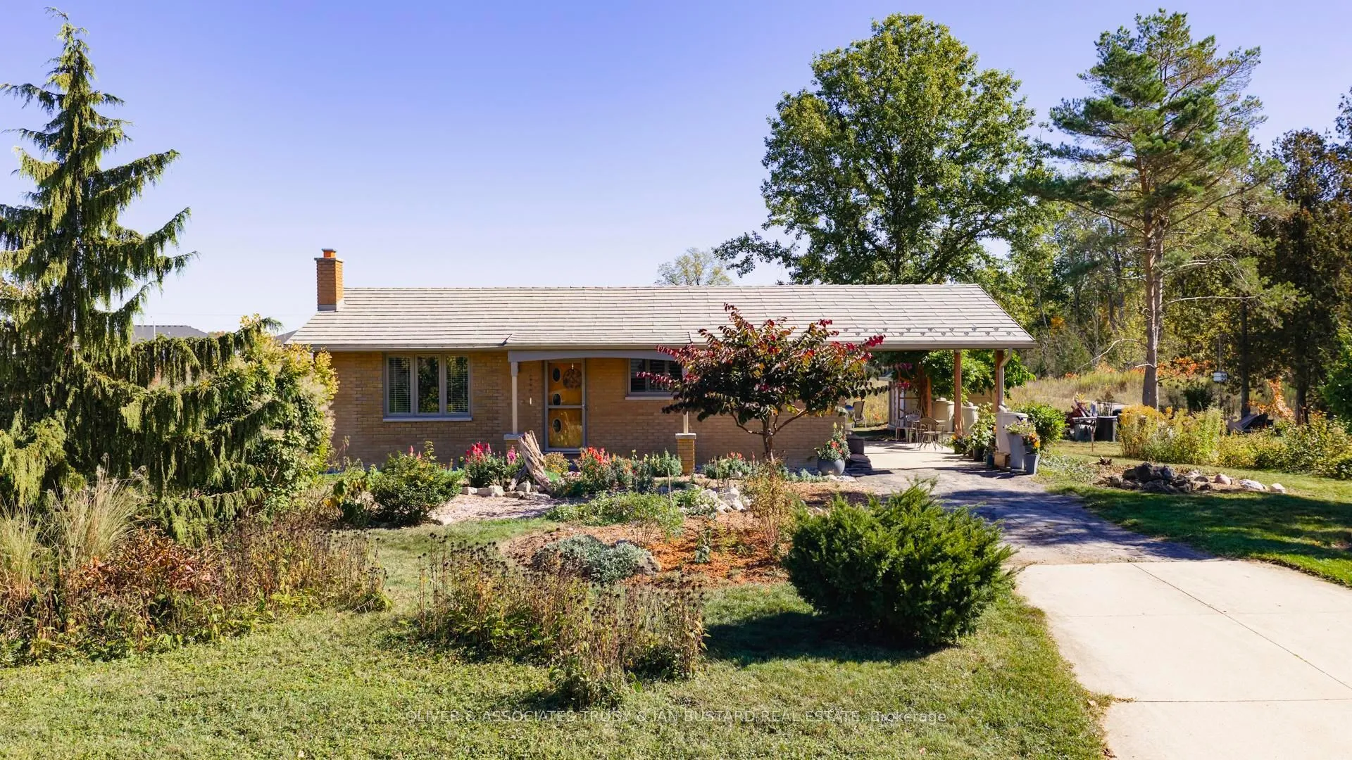 Detached 2 bedroom 1 bathroom at 52 Gill Rd Road in Lambton Shores - MLS# X12459613