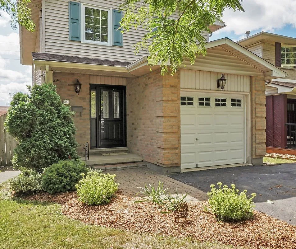 29 Chancton Crescent, ON N6E 2Y5