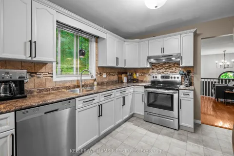 598 Harris Circle, ON N7G 4H3