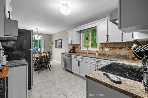 598 Harris Circle, ON N7G 4H3