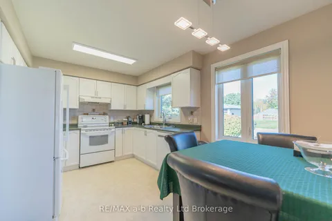 23 Armstrong Drive, ON N4G 5T3