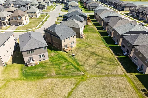 23 Whitton Drive, ON N3L 0L1