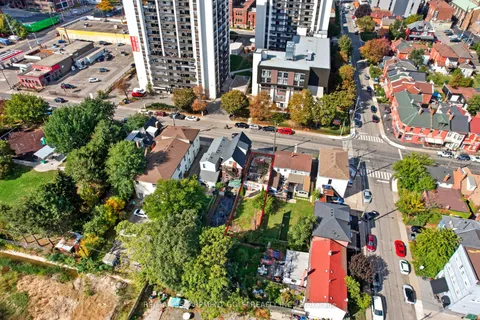 186 John Street, ON L8L 4P2