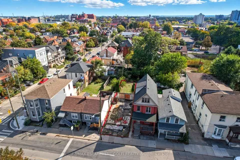 186 John Street, ON L8L 4P2