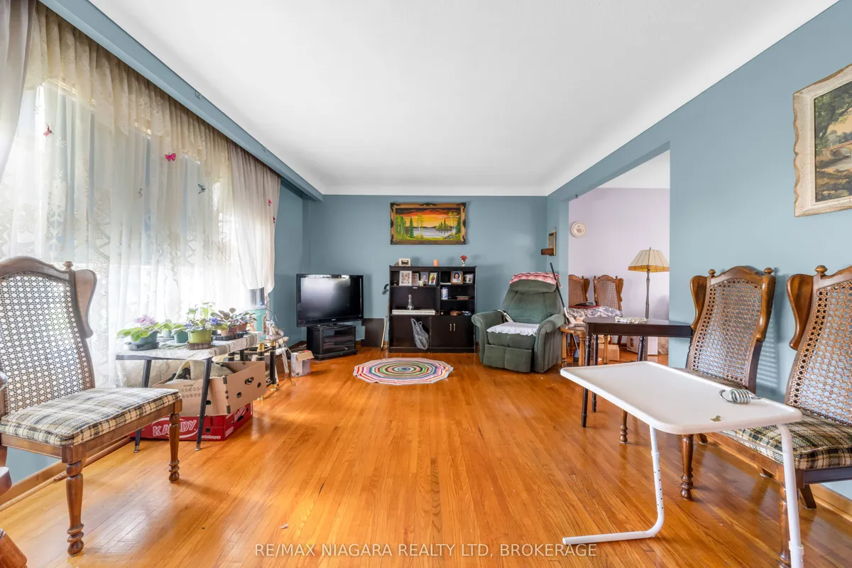 21 Donlea Drive, ON L3K 4W8