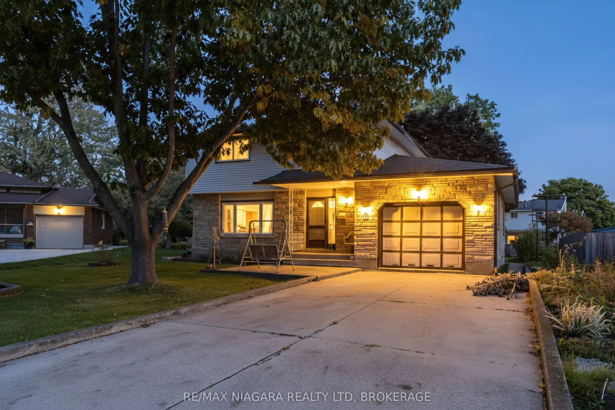 21 Donlea Drive, ON L3K 4W8