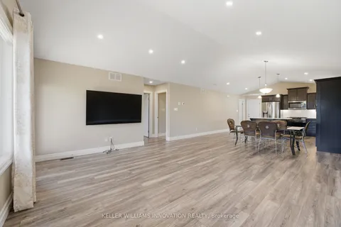 16 Forbes Crescent, ON N4W 0B3