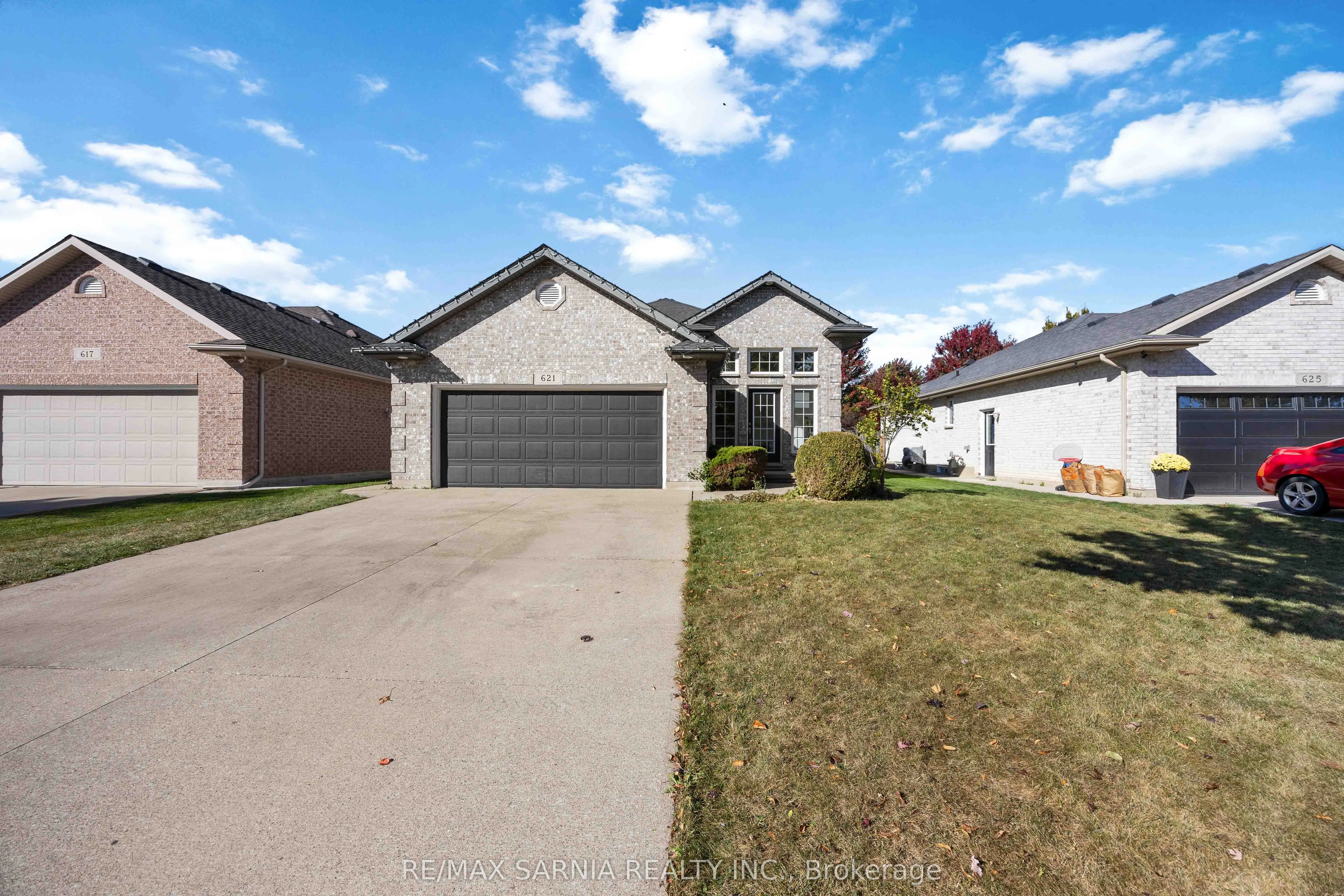 621 Graycliff Drive, ON N7S 6M3