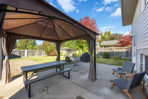 621 Graycliff Drive, ON N7S 6M3