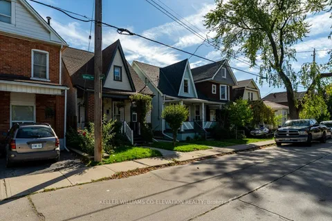 14 Minto Avenue, ON L8L 6E2