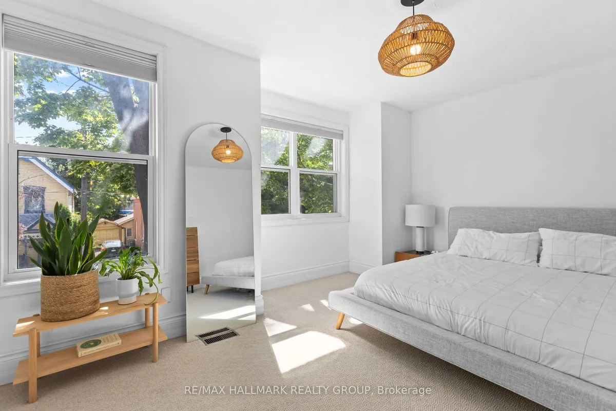 185 Pretoria Avenue, ON K1S 1X1