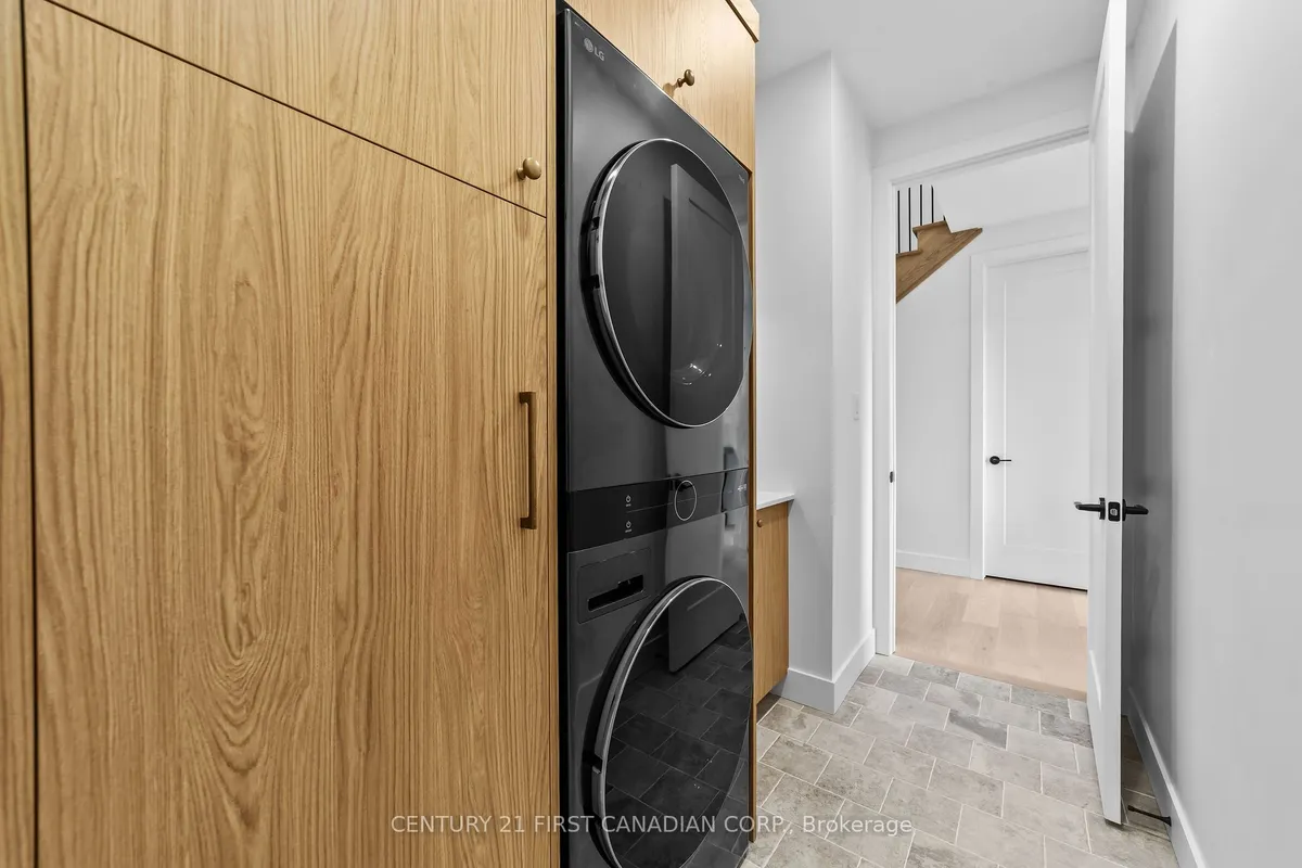 8 Sheldabren Street, ON N0M 1A0