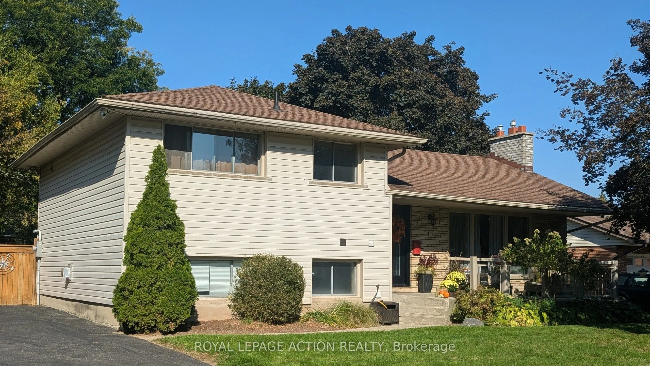 14 Meadow Road, ON N3R 3L1