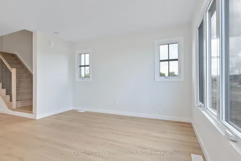 25 HELEN Street, ON K0A 1R0