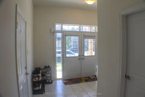 32 Stauffer Road, ON M6A 1N3