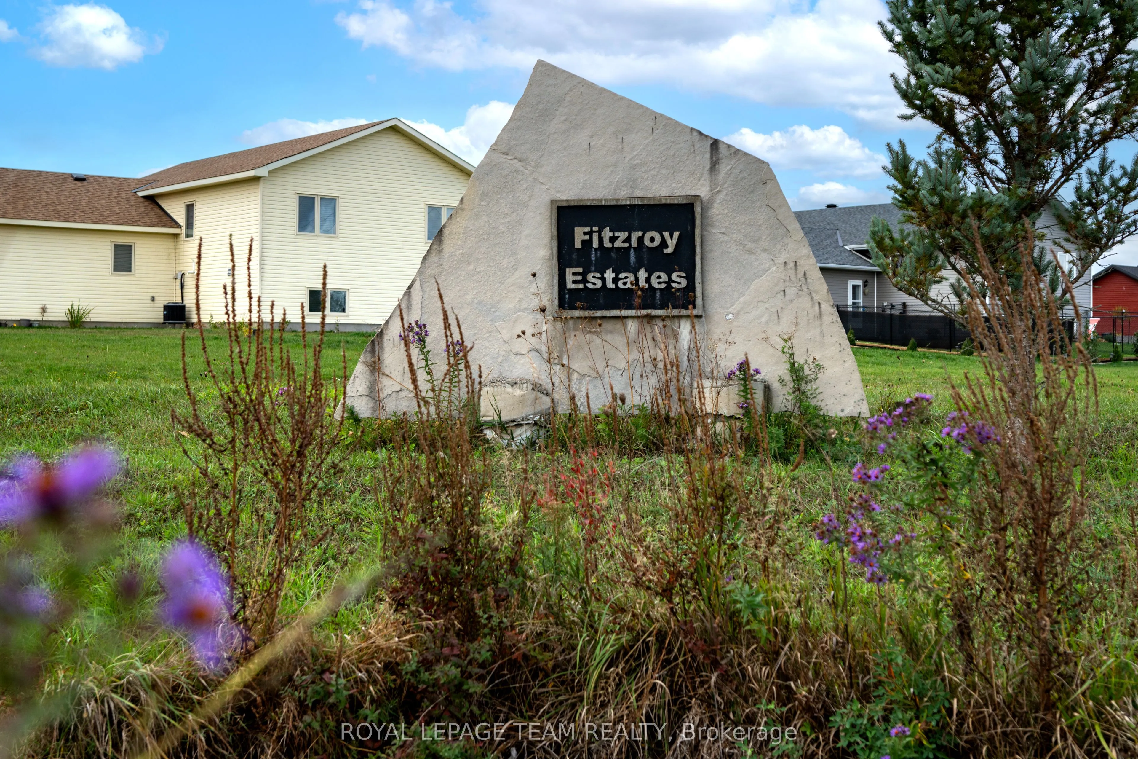 77 Learmonth Avenue, ON K0A 1X0