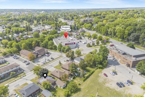 17 Henry Street, ON N3R 1Z9