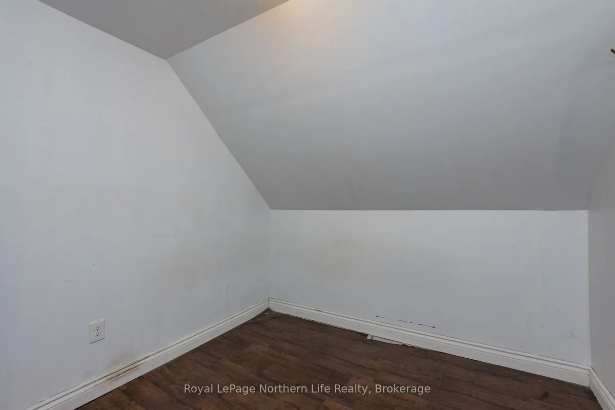 346 John Street, ON P1B 2M5