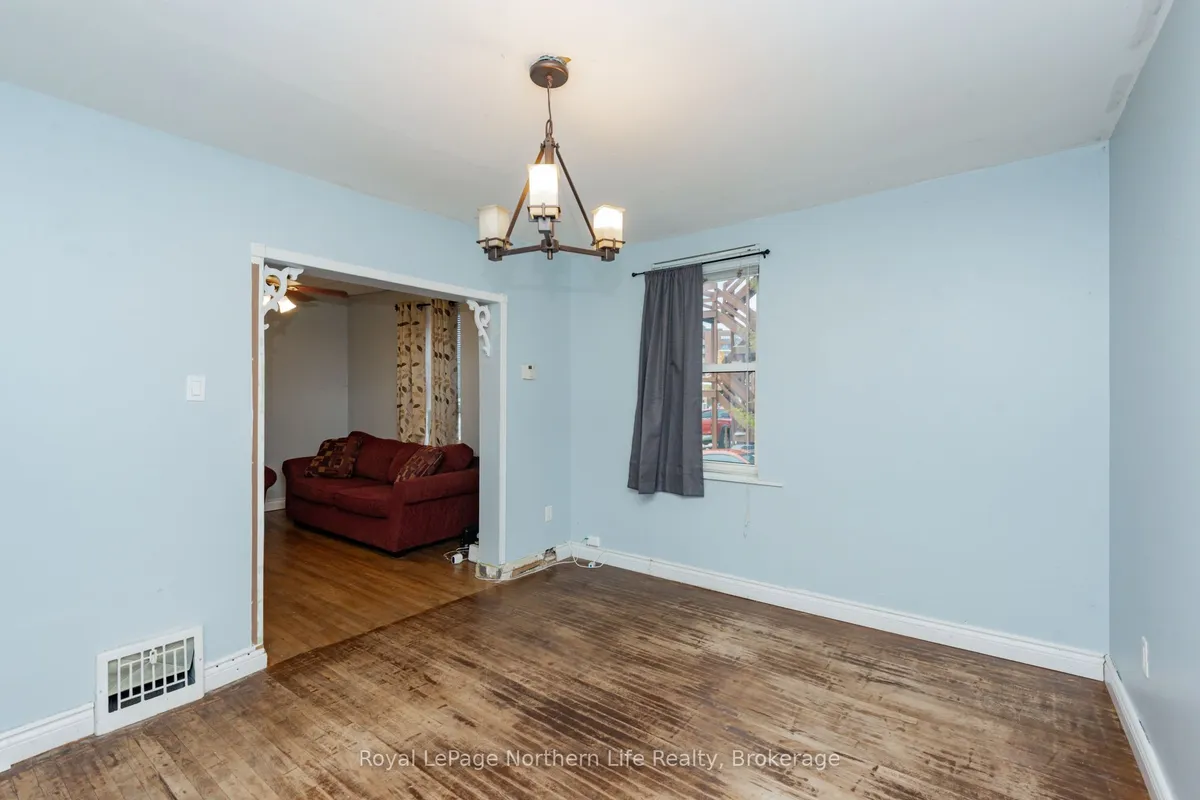 346 John Street, ON P1B 2M5