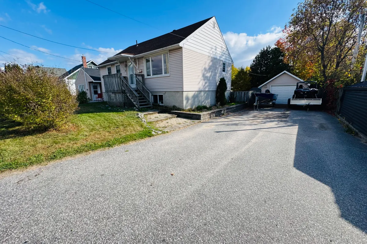 2131 Pearson Street, ON P1B 6V2